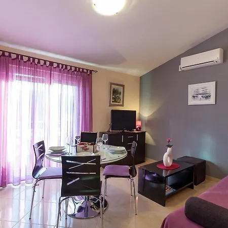 Apartment Davor & Davorka Marina